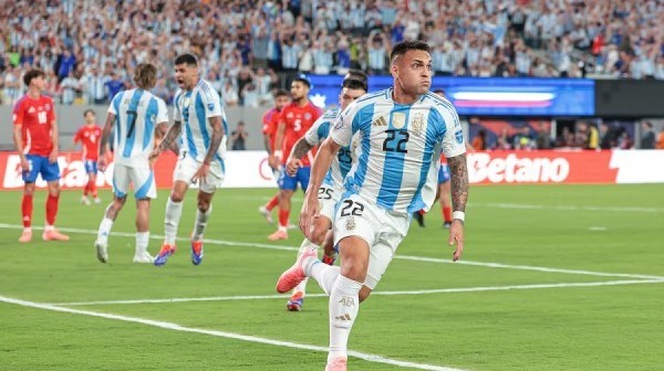 Copa América: Argentina gritó en el final y se clasificó a Cuartos de Final