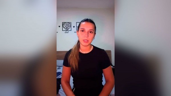 Ordenaron la liberación de la abogada argentina detenida por realizar gestos racistas