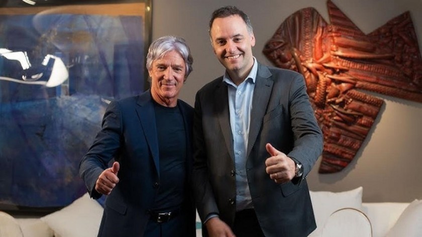 Apareció otra factura y complica más a Adorni por el vuelo a Punta del Este