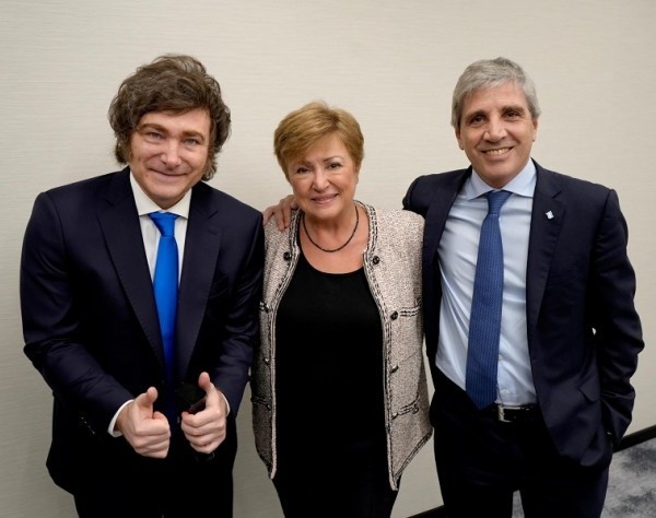 El FMI aprobó revisión y activó desembolso por US$1.000 millones