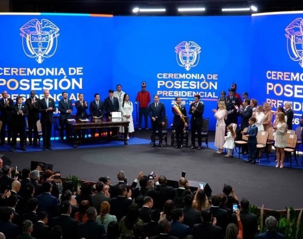 De la Espriella asumió como presidente de Colombia con la promesa de construir la 
