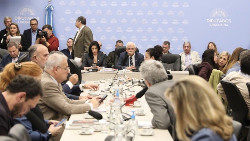 El oficialismo logró dictamen para debatir en proyecto de ley de Soberanía Nacional